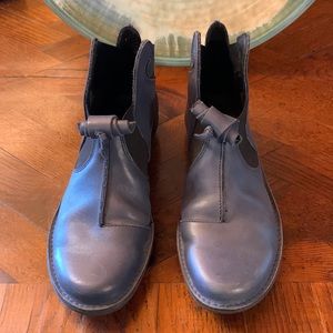 What fun!   Awesome leather booties - Loints of Holland